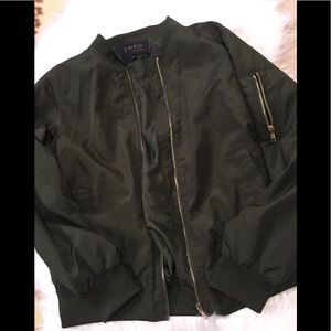 🌿✨Green bomber jacket🌿✨
